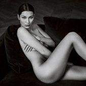Bella Hadid naked
