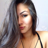 Bella Menezes