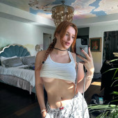Bella Thorne