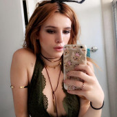 Bella Thorne braless
