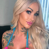 Bombshell Dez