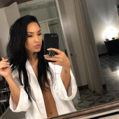 Bre Tiesi nip slip