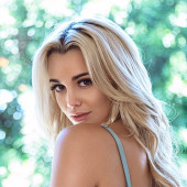 Caitlin Arnett