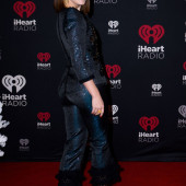 Camren Bicondova body