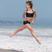 Camren Bicondova body