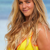 Caroline Marks 