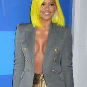 Cassie Ventura braless