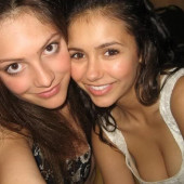 Nina Dobrev 
