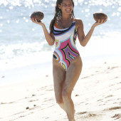 Kelly Brook