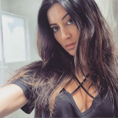 Noureen DeWulf