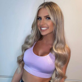 Chloe Burrows 