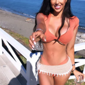 Chloe Khan 