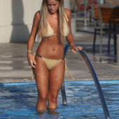 Chloe Meadows cameltoe