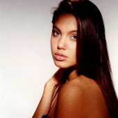 Angelina Jolie 