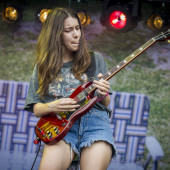 Danielle Haim pantyslip