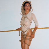 Dasniya Sommer see through