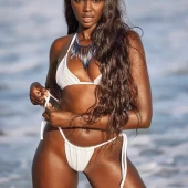 Duckie Thot