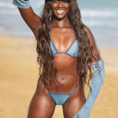 Duckie Thot