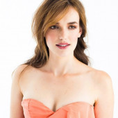 Elizabeth Henstridge sexy