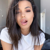 Ella Balinska 