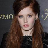 Ellie Bamber nude