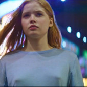 Ellie Bamber 