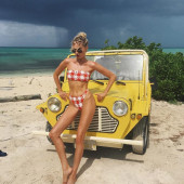 Elsa Hosk feet