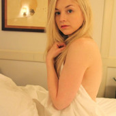 Emily Kinney leaked photos