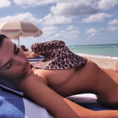 Emily Ratajkowski