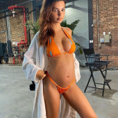 Emily Ratajkowski