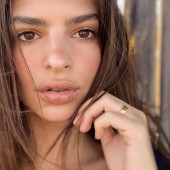 Emily Ratajkowski leaked