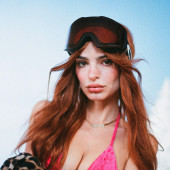 Emily Ratajkowski