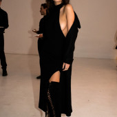 Emily Ratajkowski sideboob
