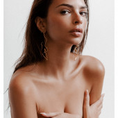 Emily Ratajkowski