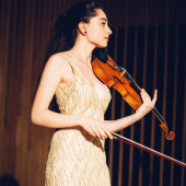 Esther Abrami 