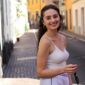 Esther Abrami 
