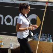 Esther Sedlaczek dekollete