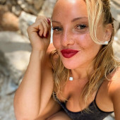 Evelyn Burdecki