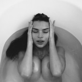 Emily Ratajkowski