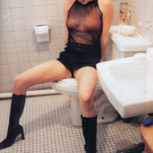 Bijou Phillips 