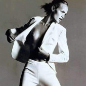 Amber Valletta