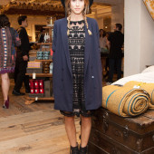 Gillian Zinser braless