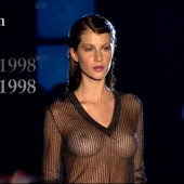 Gisele Buendchen topless
