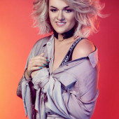 Grace Davies sexy
