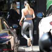Hailey Bieber