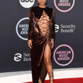 Halle Bailey 