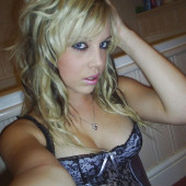 Hannah Martin leaked selfie