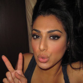 Huda Kattan hot