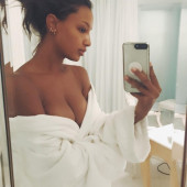 Jasmine Tookes hot selfie
