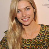 Jessica Hart hot